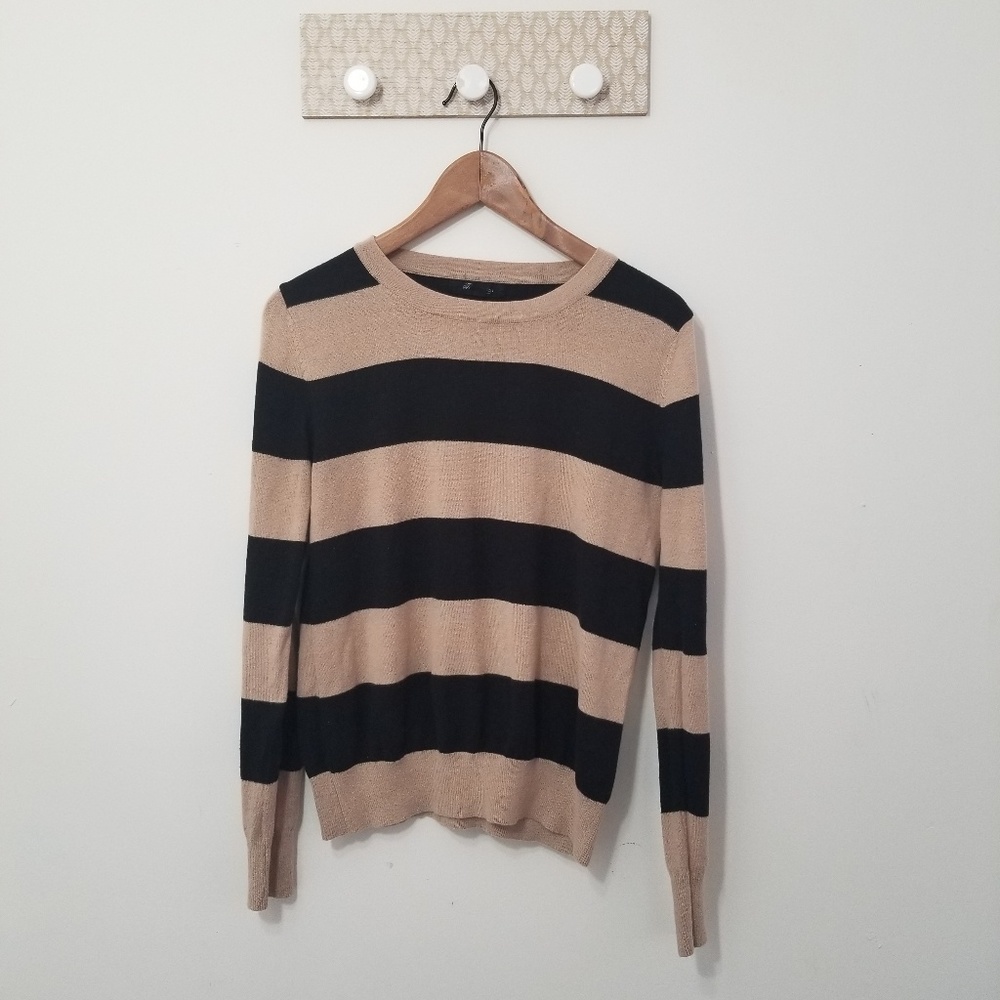 Forever 21 black and tan striped sweater size M